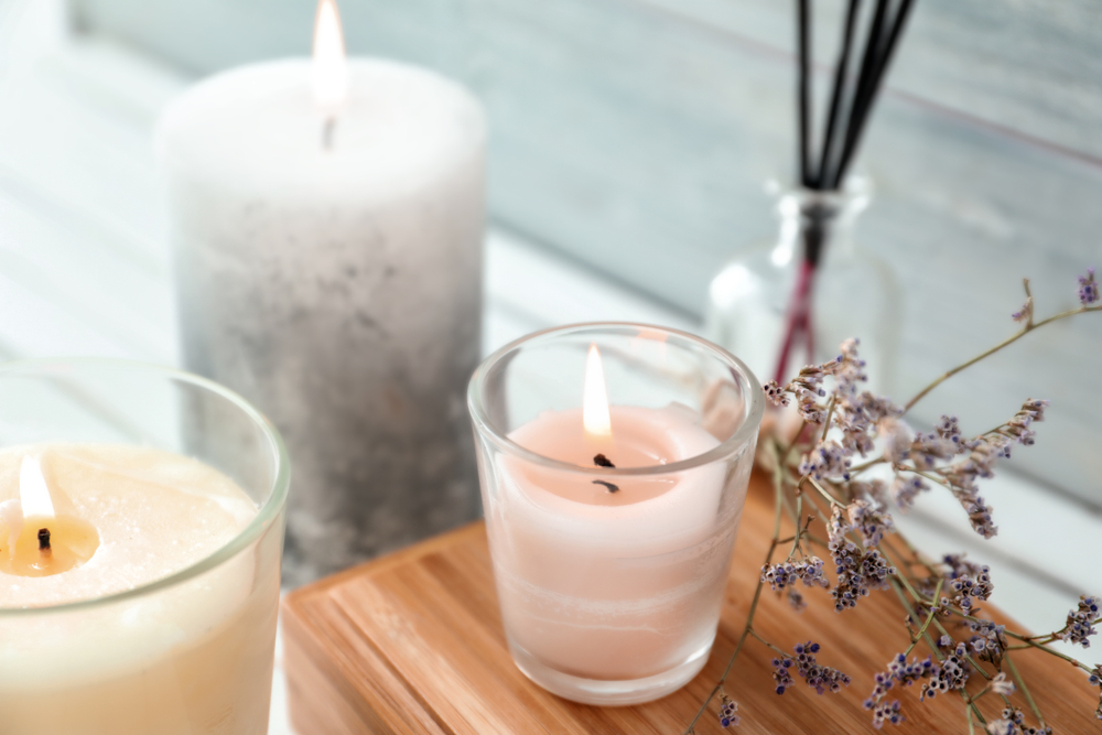 Velas aromáticas compõem a decoração